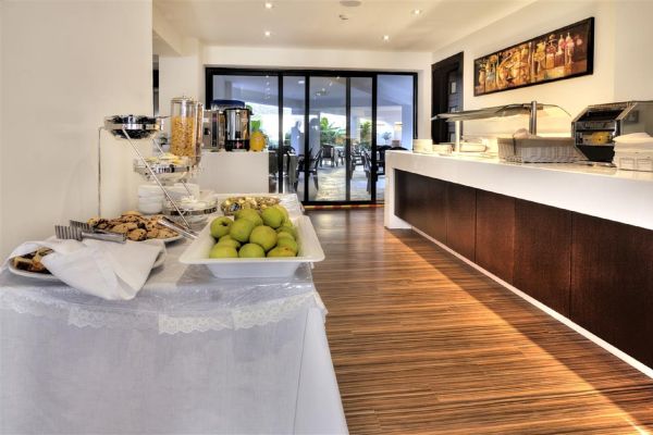 Livadhiotis City Hotel (Larnaca)